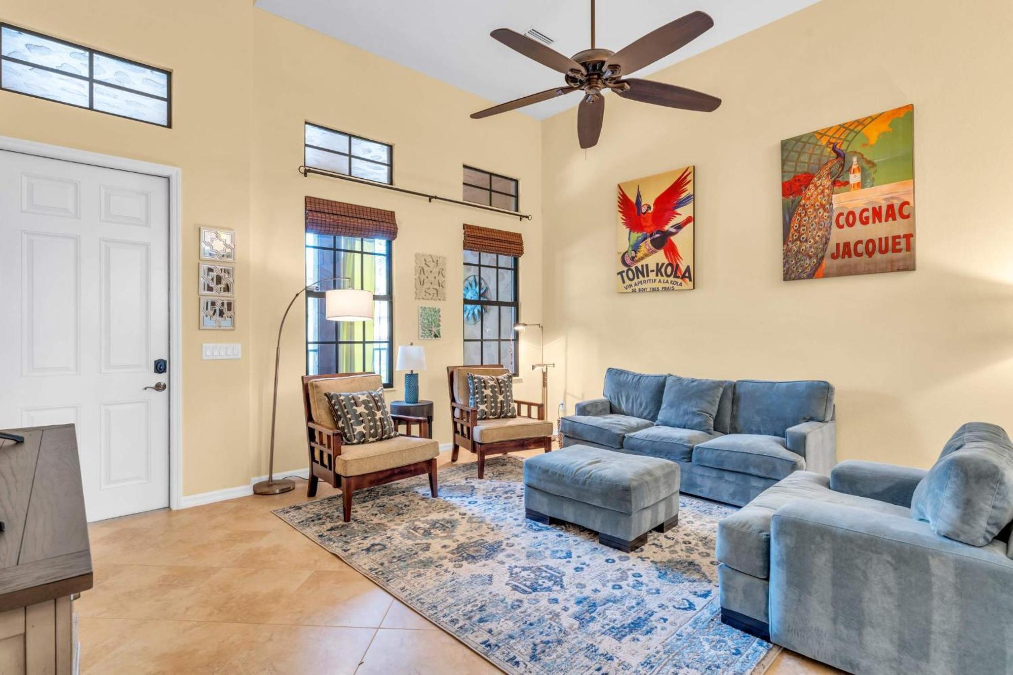 Townhome In Paseo Of Myers - Amenities Galore *