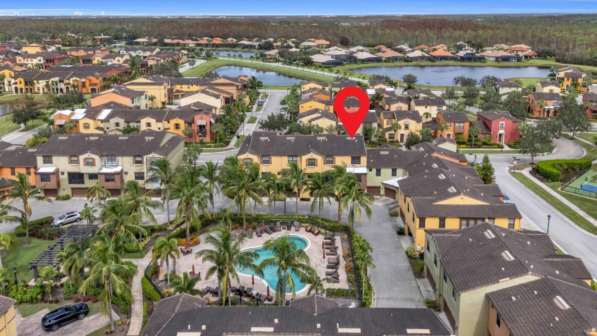 Townhome In Paseo Of Myers - Amenities Galore * Fort Myers
