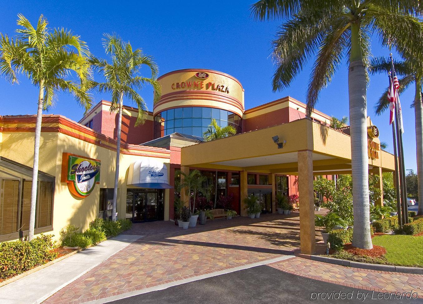 Doubletree By Hilton Myers At Bell Tower Shops Hotel
