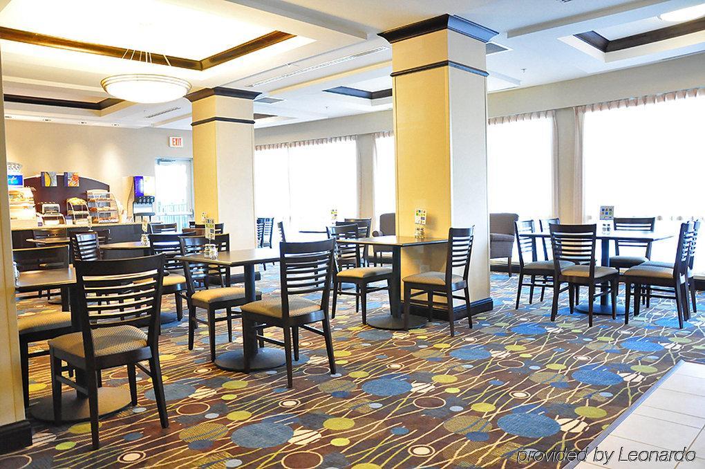Express & Myers East - The Forum By Ihg Hotel