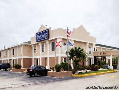 Inn Quality Myers - Cape Coral 2*