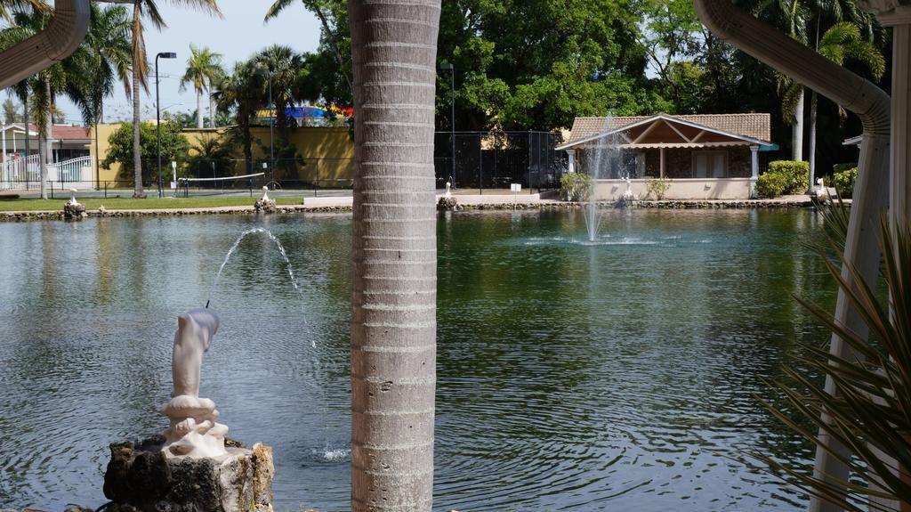 Resort Rock Lake Not Open Due To Hurricane Damages 2*