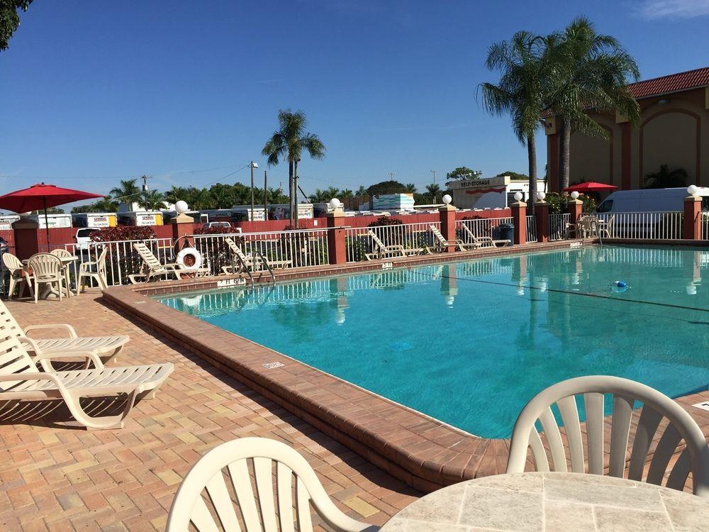 Days By Wyndham Myers Hotel Fort Myers
