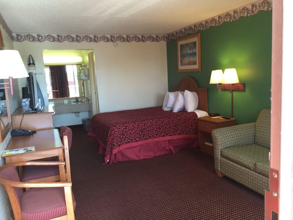 Days By Wyndham Myers Hotel Fort Myers