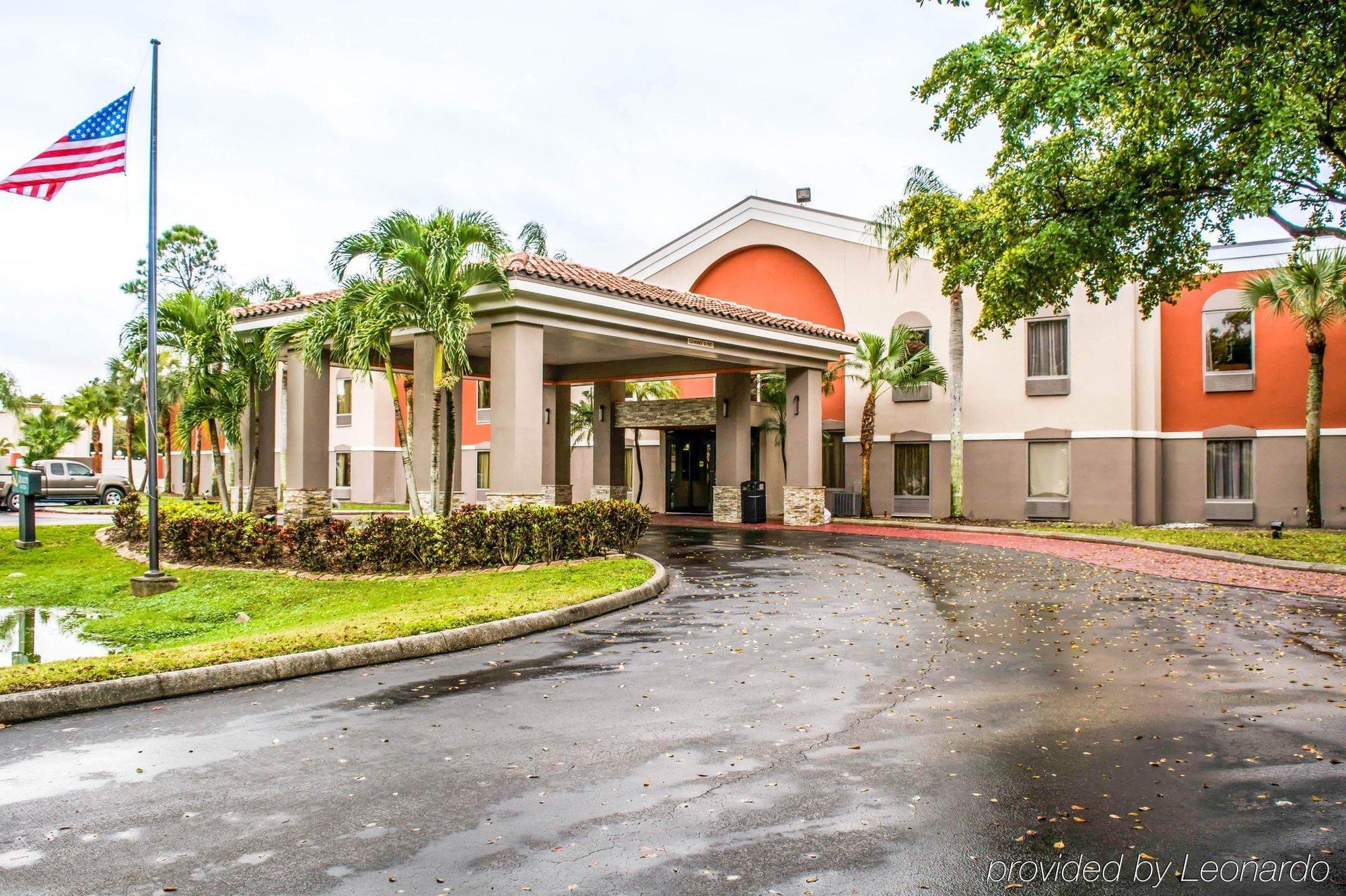 Quality Myers Airport I-75 Hotel 2*