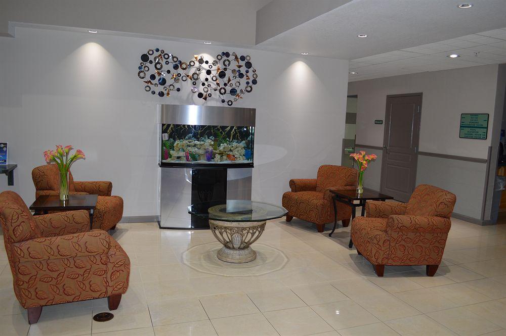 Days & By Wyndham Myers Near Jetblue Park Hotel