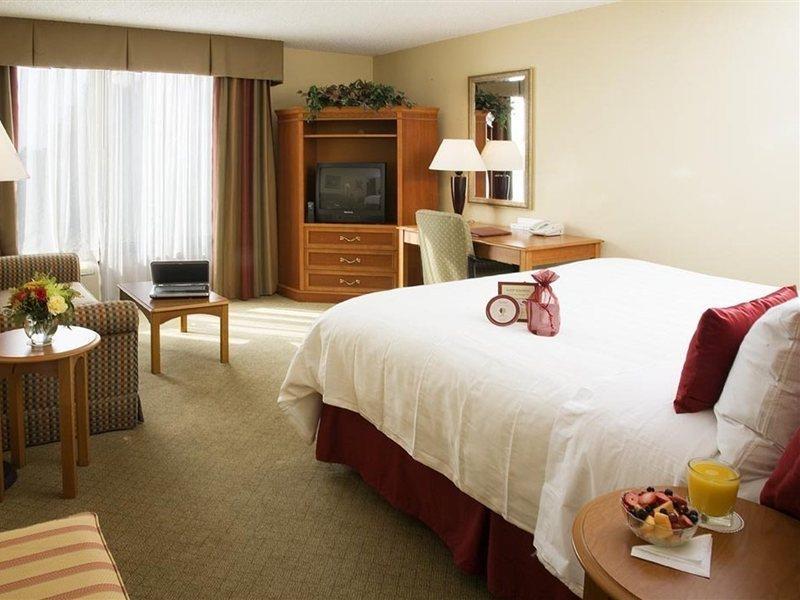 Hotel Doubletree By Hilton Myers At Bell Tower Shops