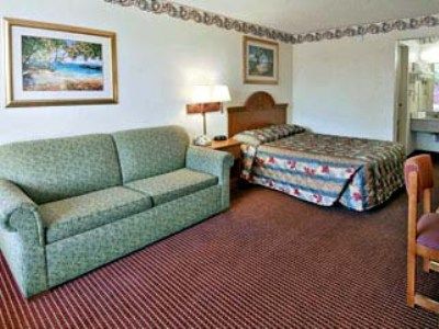Days By Wyndham Myers Hotel