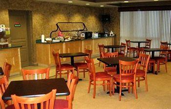Days & By Wyndham Myers Near Jetblue Park Hotel