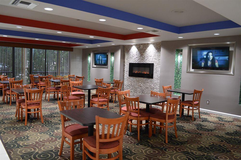 Days & By Wyndham Myers Near Jetblue Park 3* Fort Myers