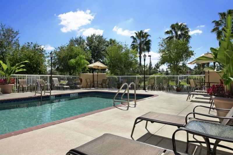 Baymont By Wyndham Myers Airport Hotel 3*