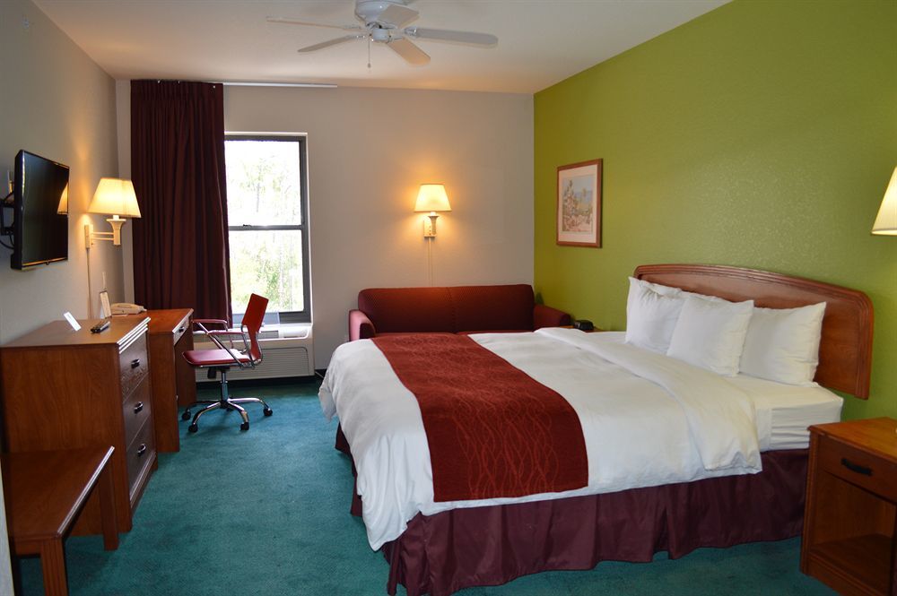 Hotel Days & By Wyndham Myers Near Jetblue Park
