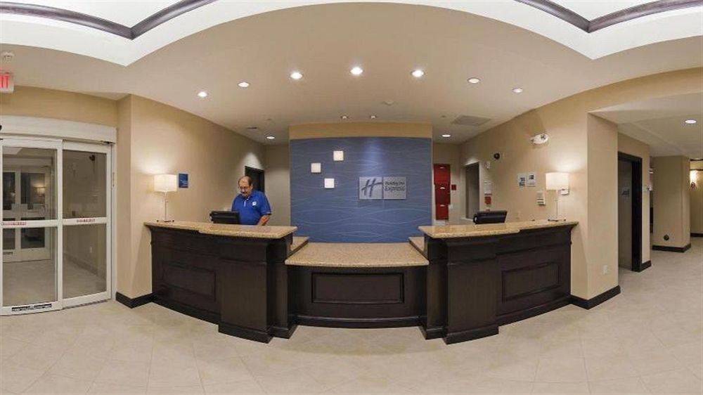 Express & Myers East - The Forum By Ihg Hotel 2*