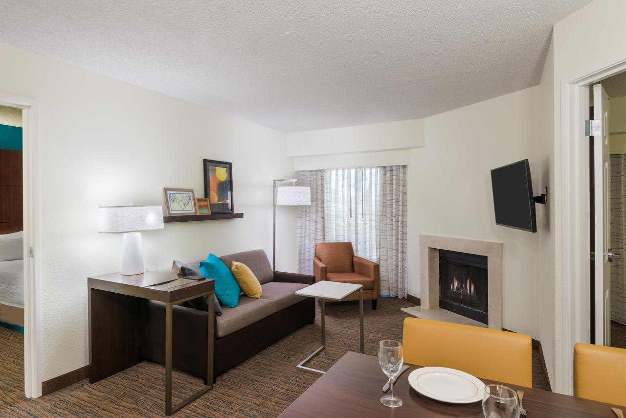By Marriott Myers Hotel 3*
