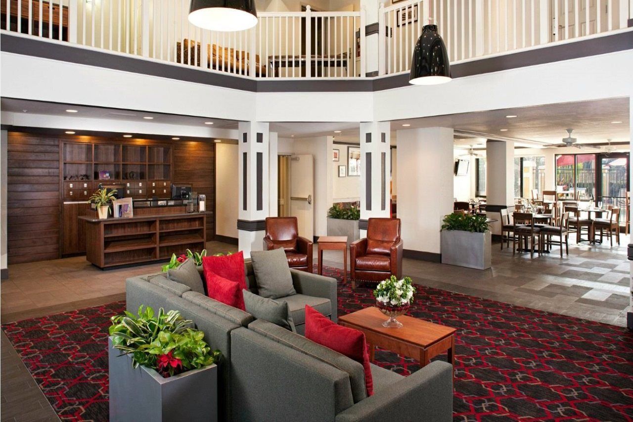 Four Points By Sheraton Myers Airport Hotel