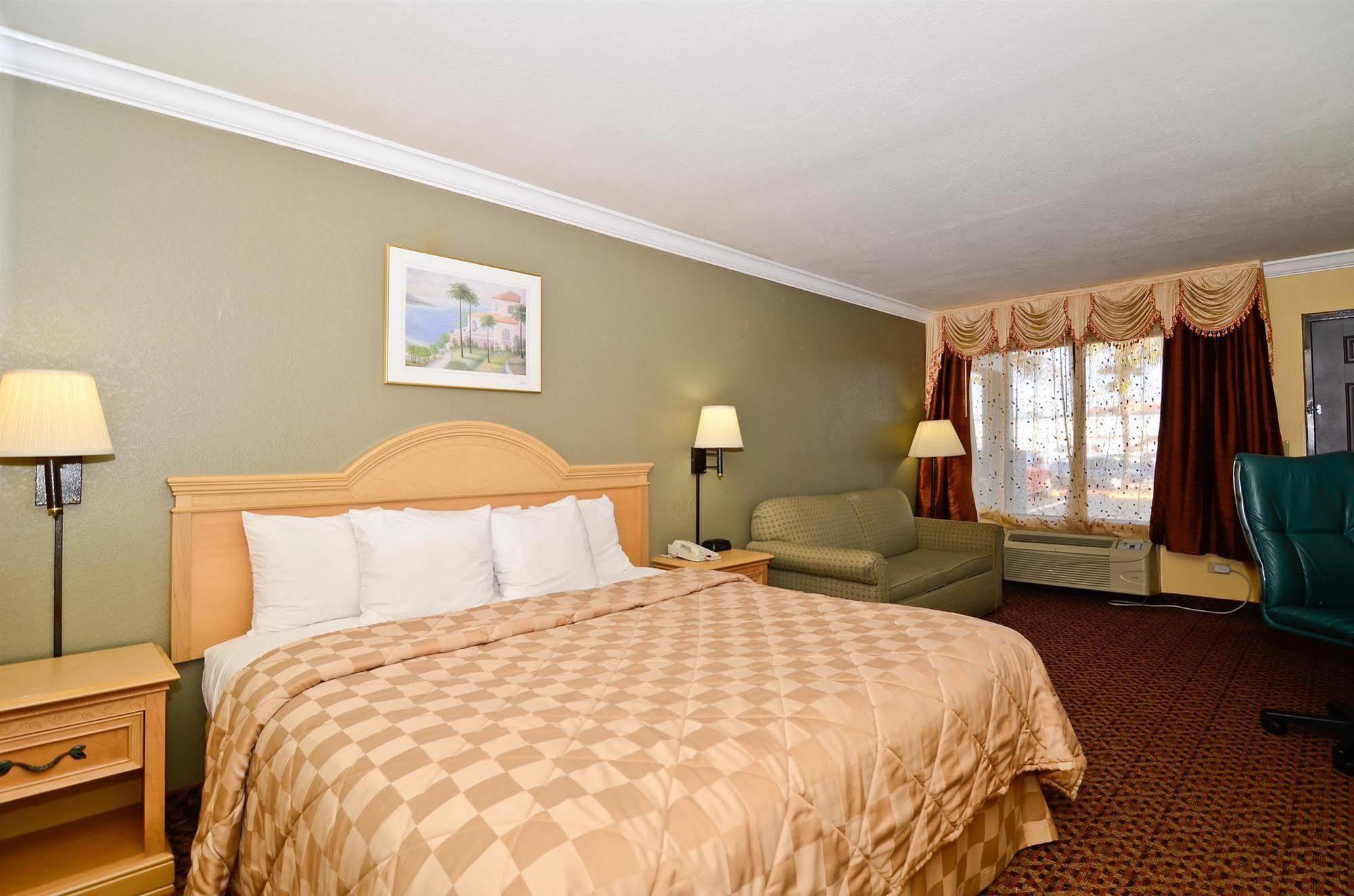 Americas Value Myers Fort Myers