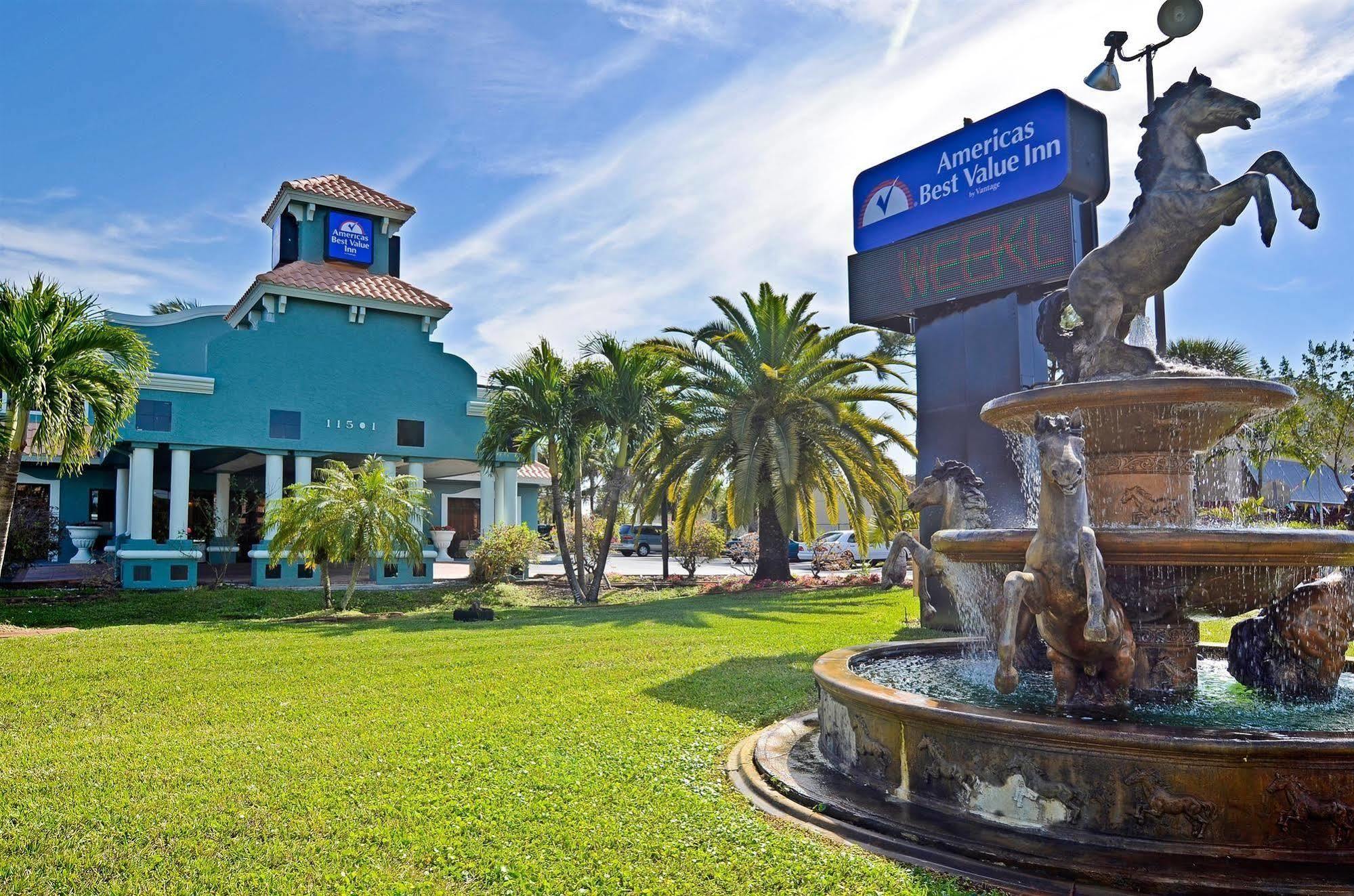 Americas Value Myers Hotel 3*