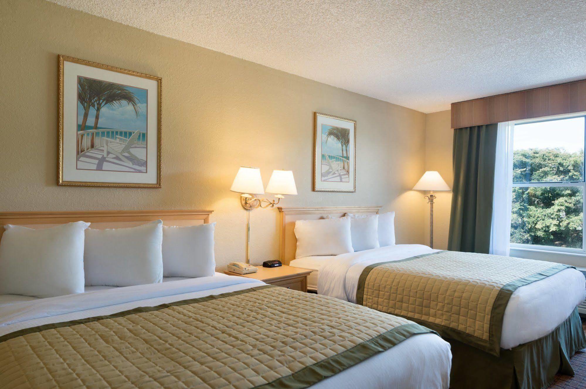 Baymont By Wyndham Myers Airport 3*