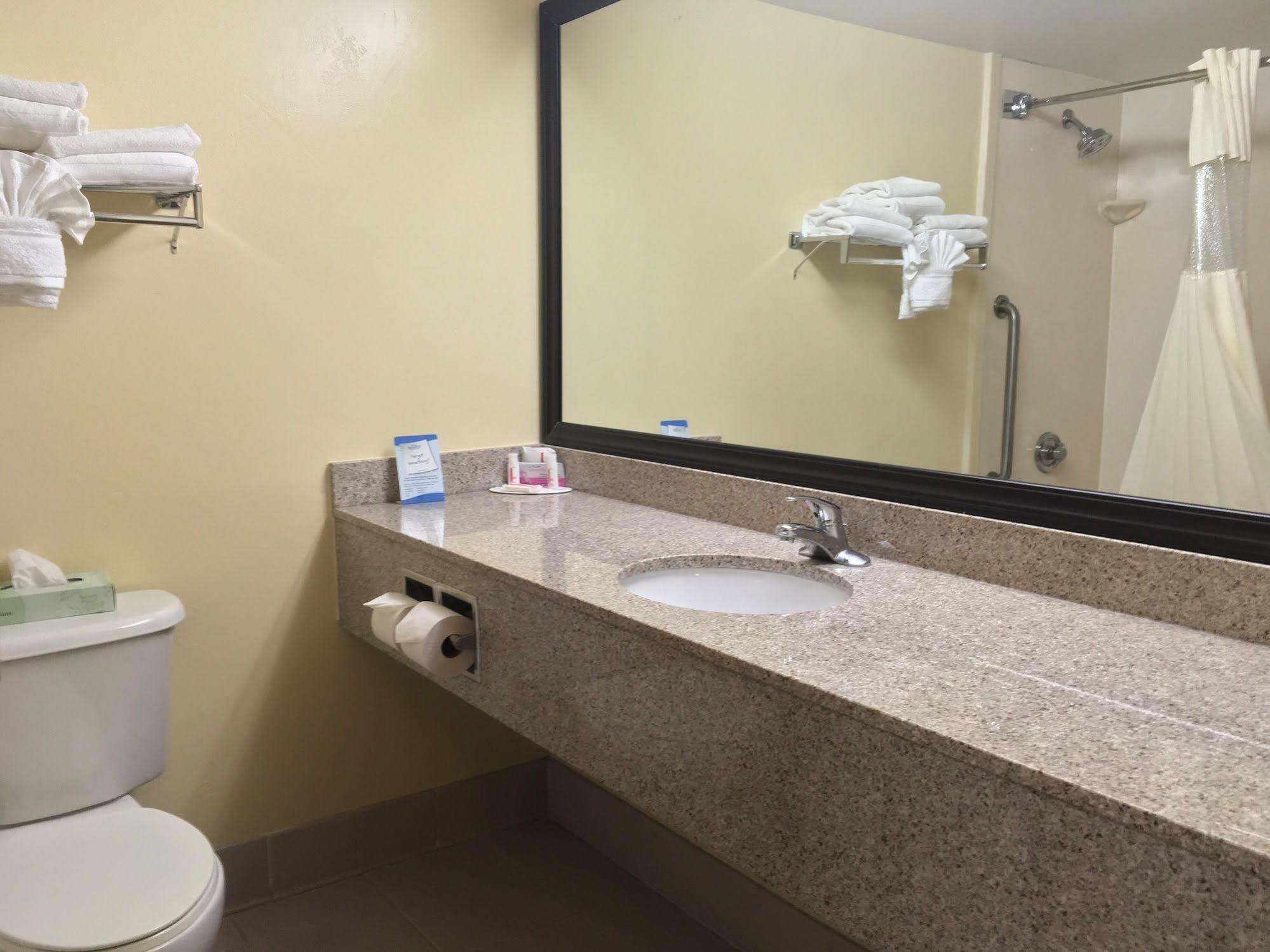 Baymont By Wyndham Myers Airport 3*