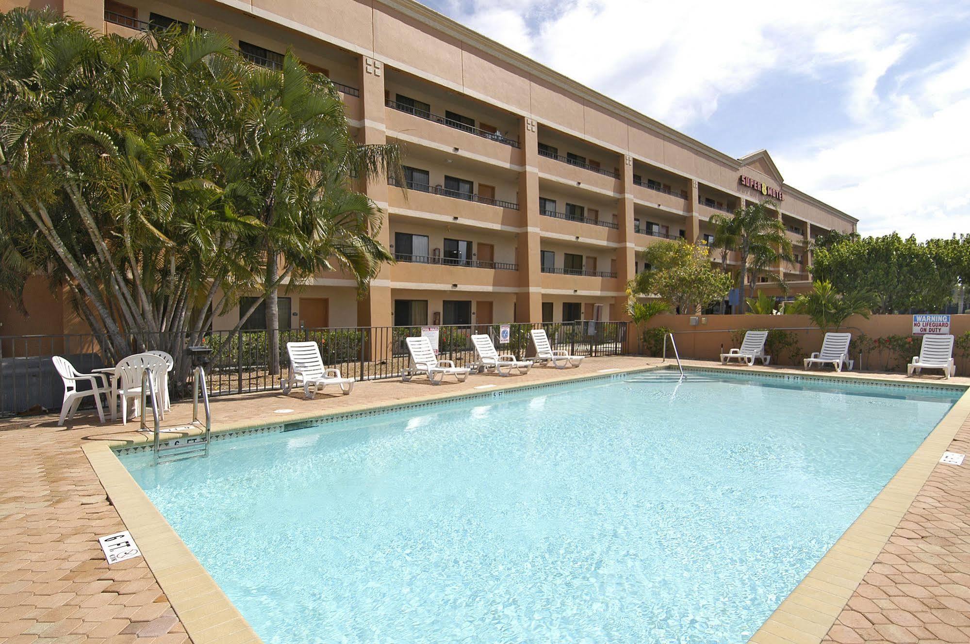 Super 8 By Wyndham Myers Fort Myers