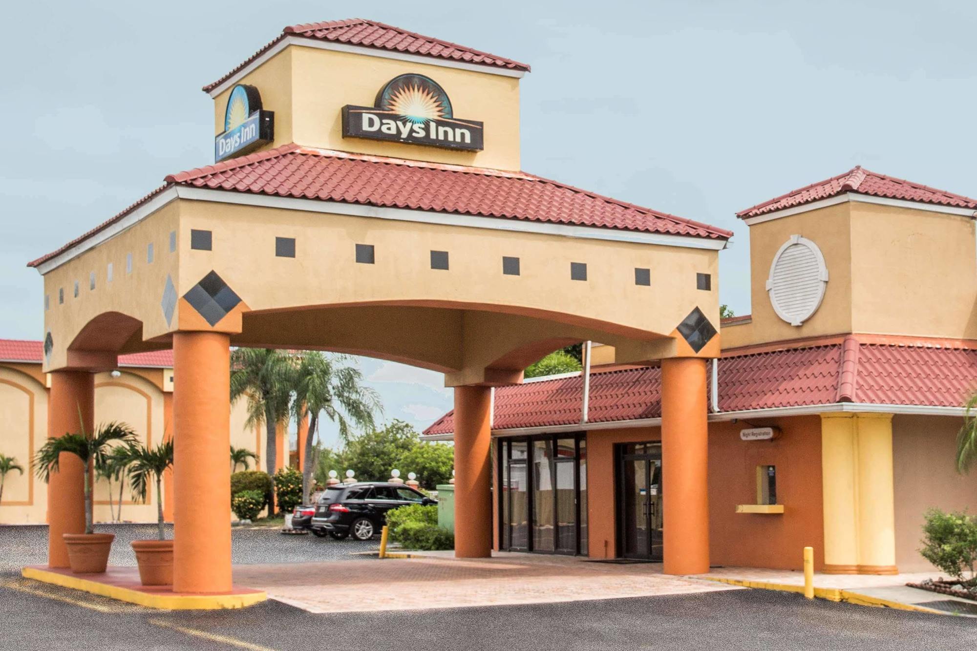 Days By Wyndham Myers Hotel Fort Myers