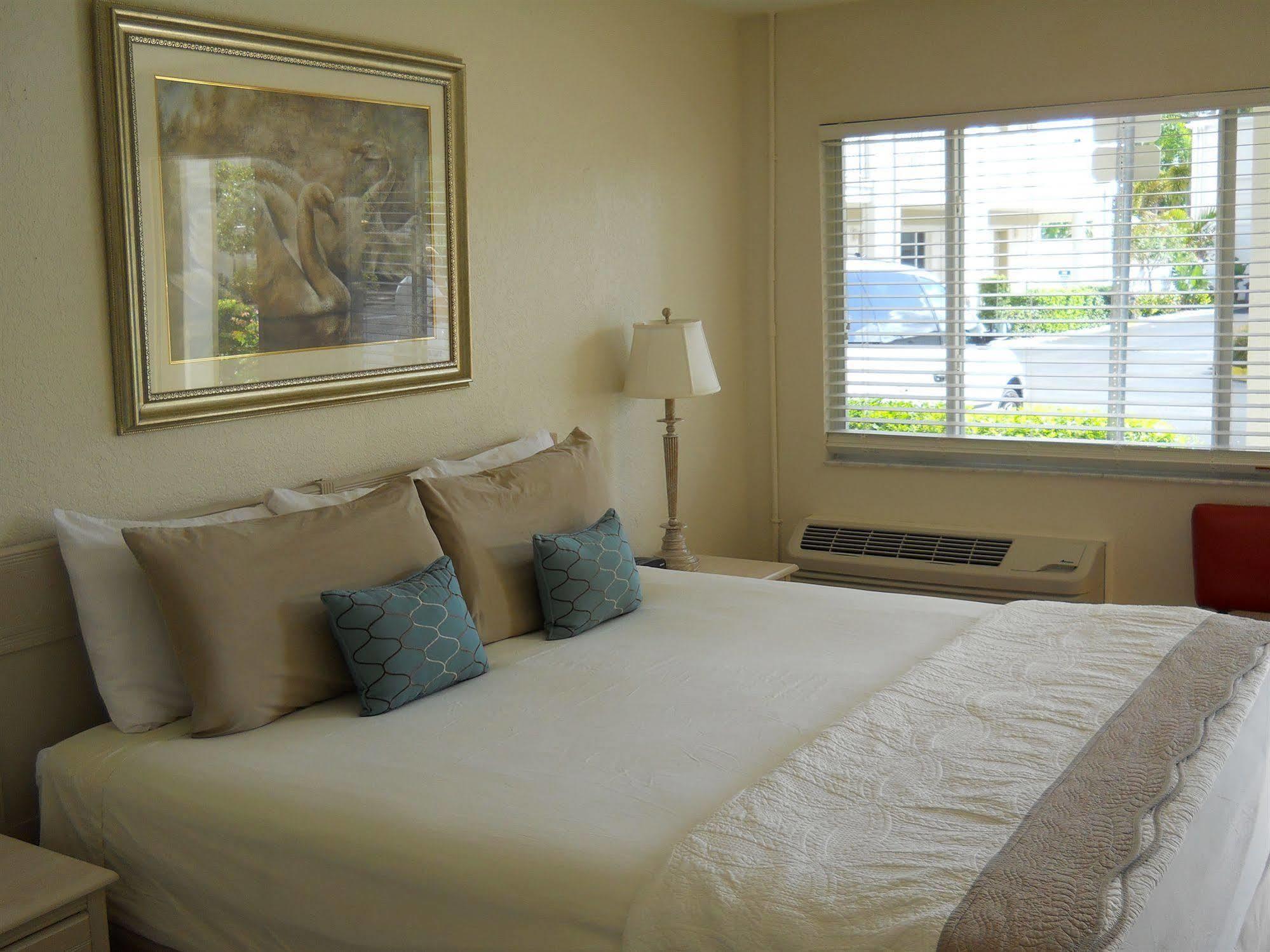 Legacy Harbour & Suites Fort Myers