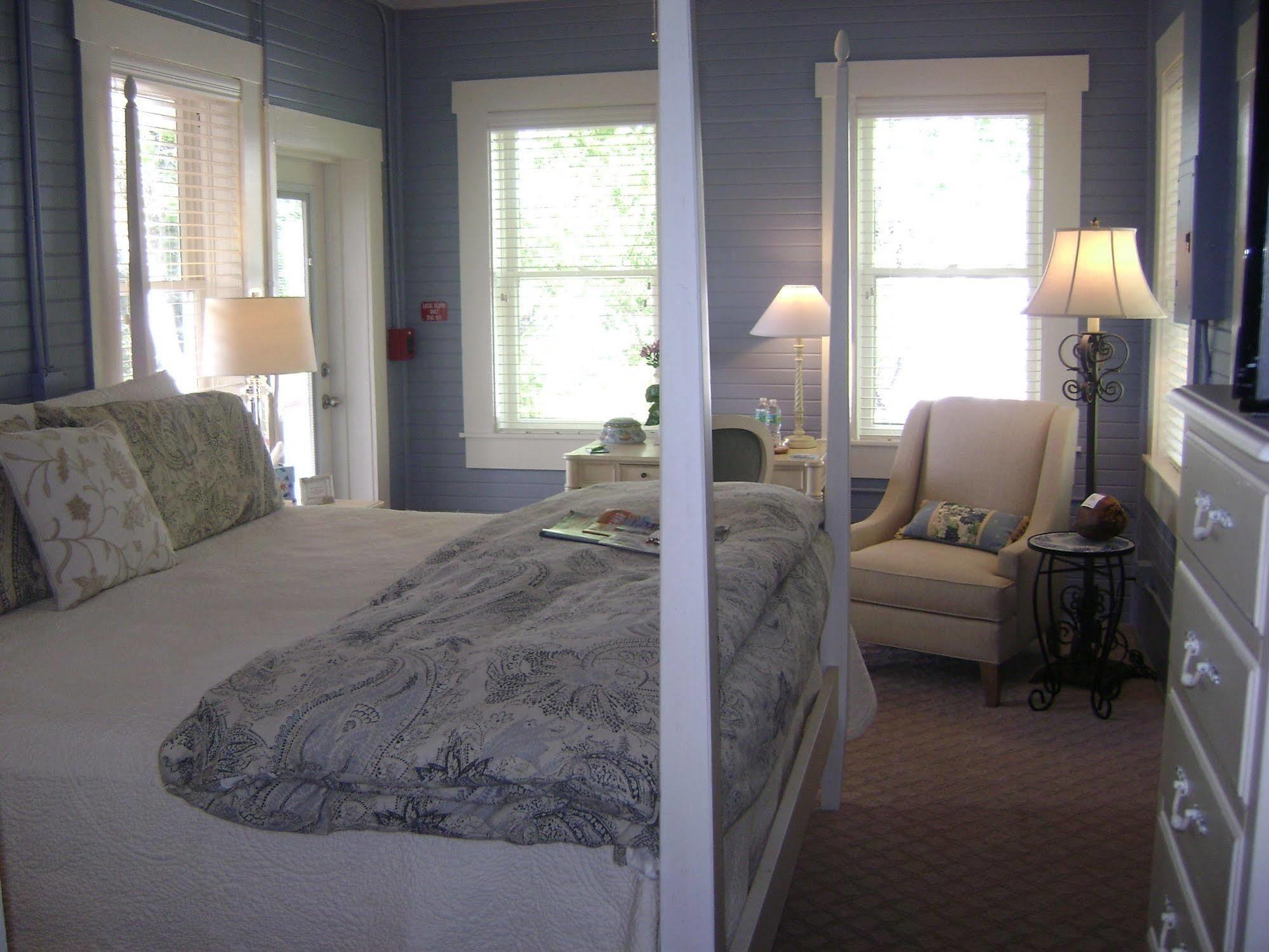 The Hibiscus House Of Myers Inn 3*