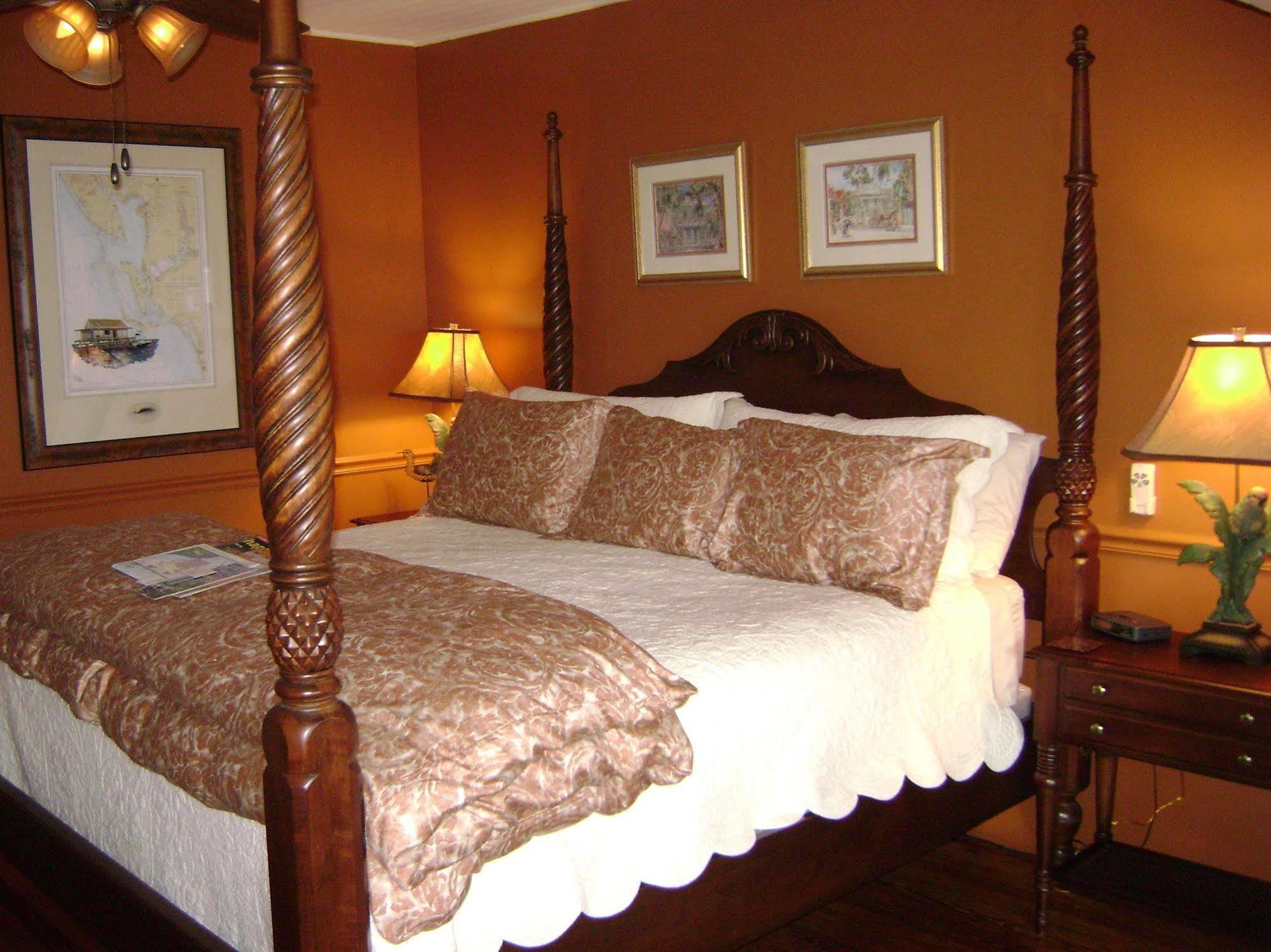 The Hibiscus House Of Myers Inn 3*