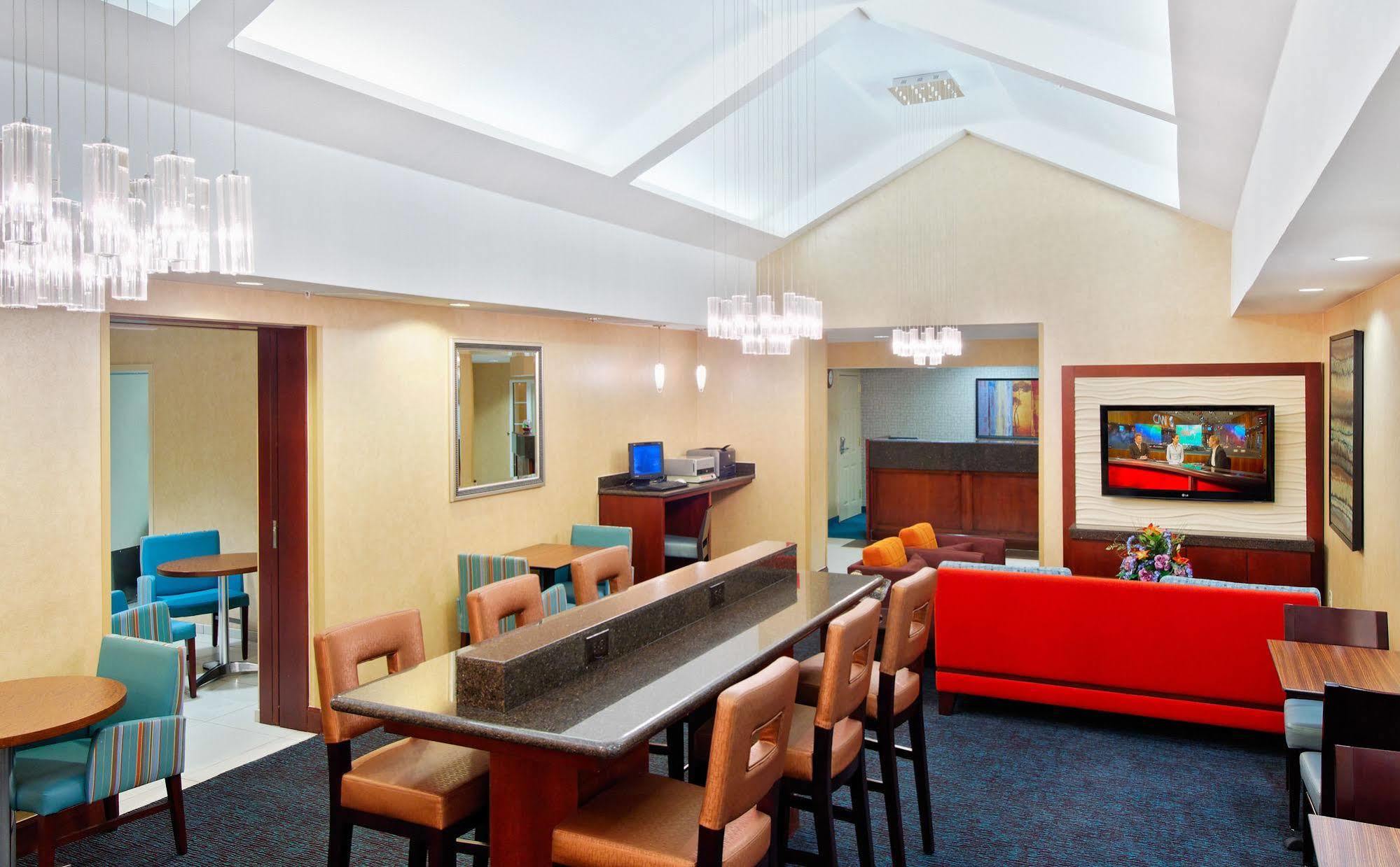 Hotel By Marriott Myers