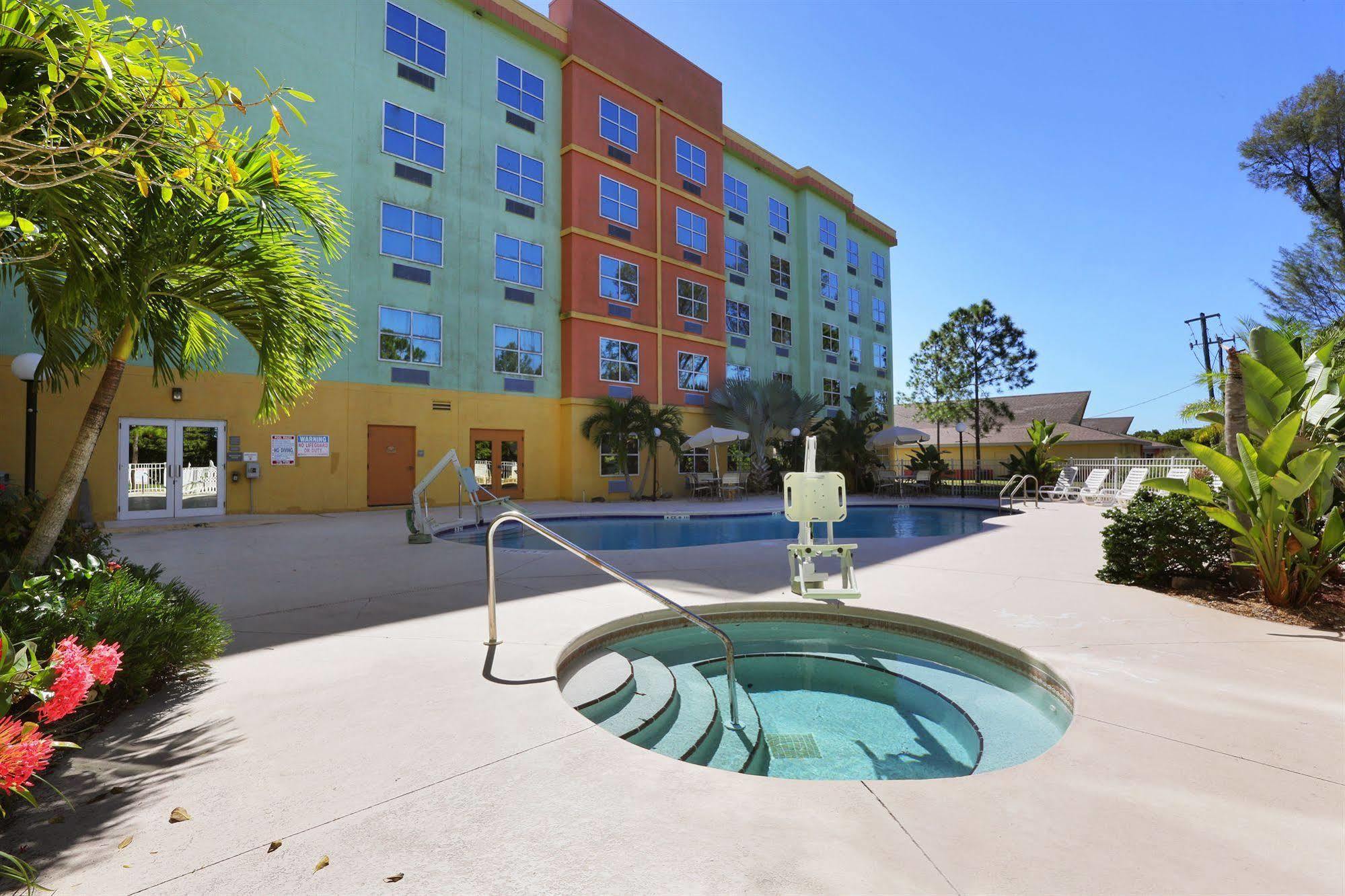 Hotel Main Of Myers 3*