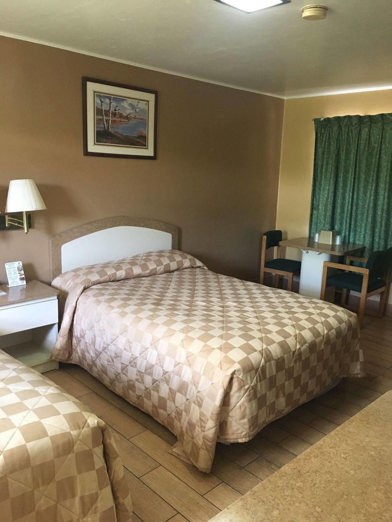 Golf View Motel *