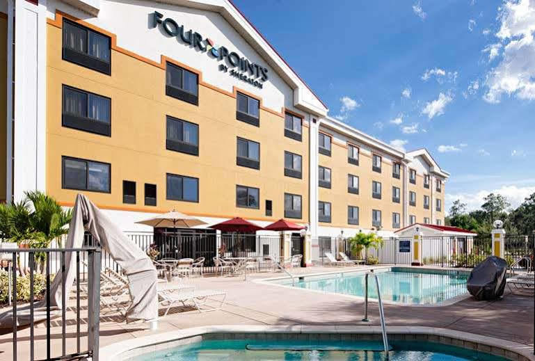 Four Points By Sheraton Myers Airport Hotel