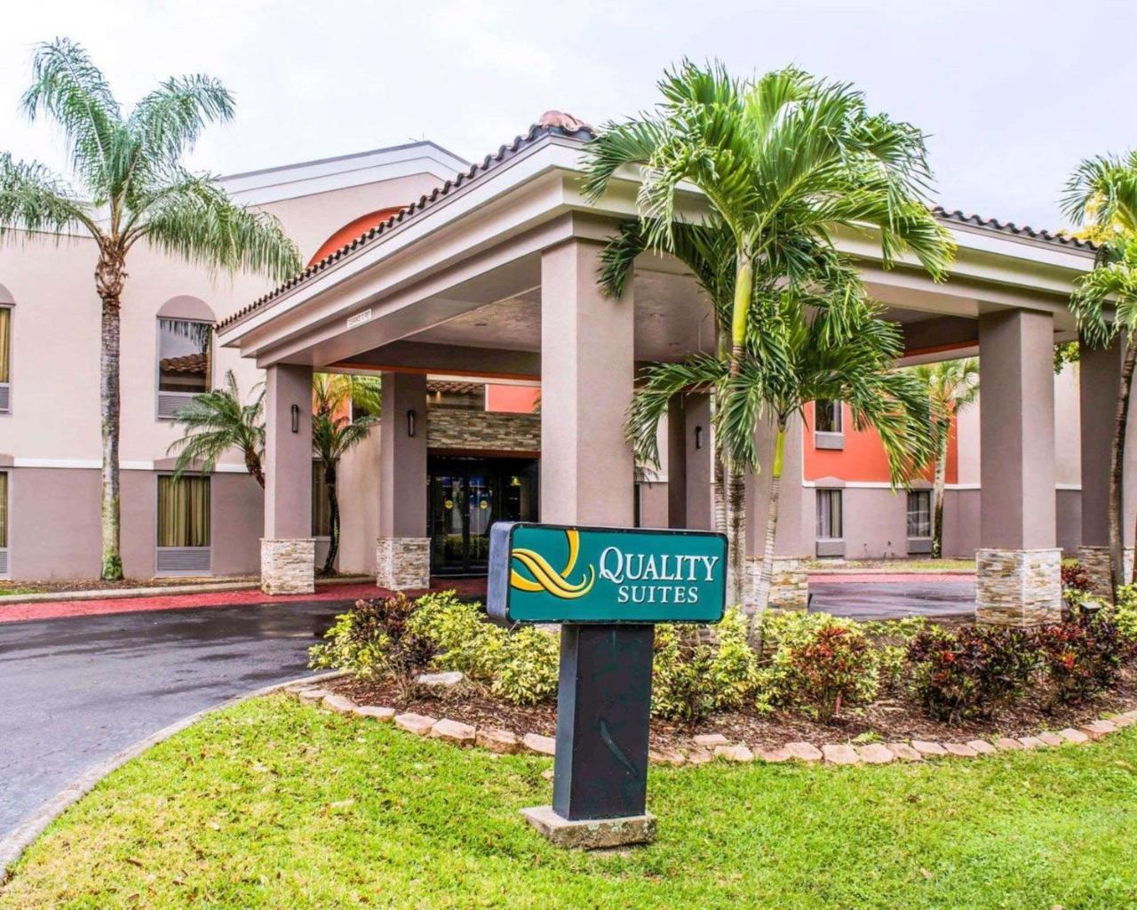 Quality Myers Airport I-75 Hotel 2*