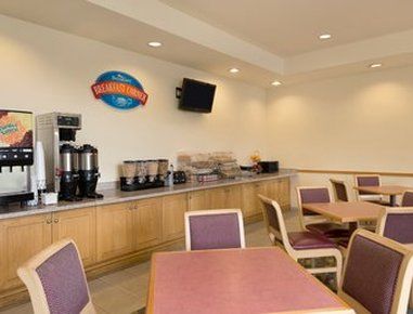Baymont By Wyndham Myers Airport 3*