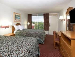Hotel Days By Wyndham Myers