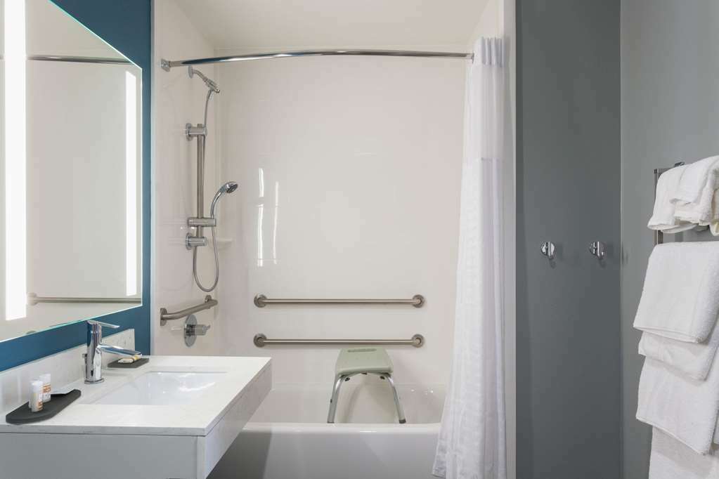 Hotel La Quinta By Wyndham Ft. Myers - Sanibel Gateway
