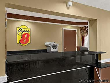 Super 8 By Wyndham Myers Hotel