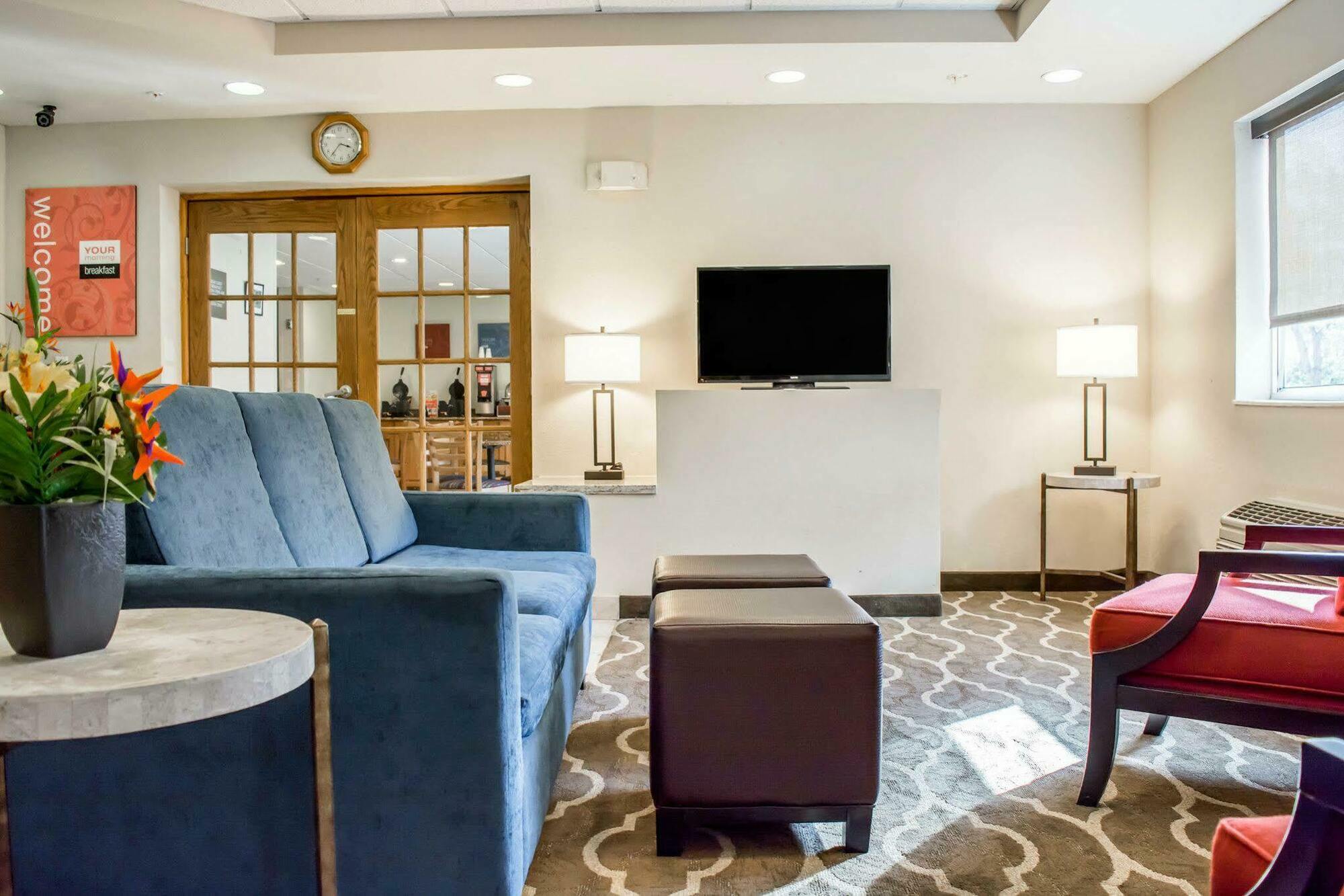 Inn Comfort Myers Northeast