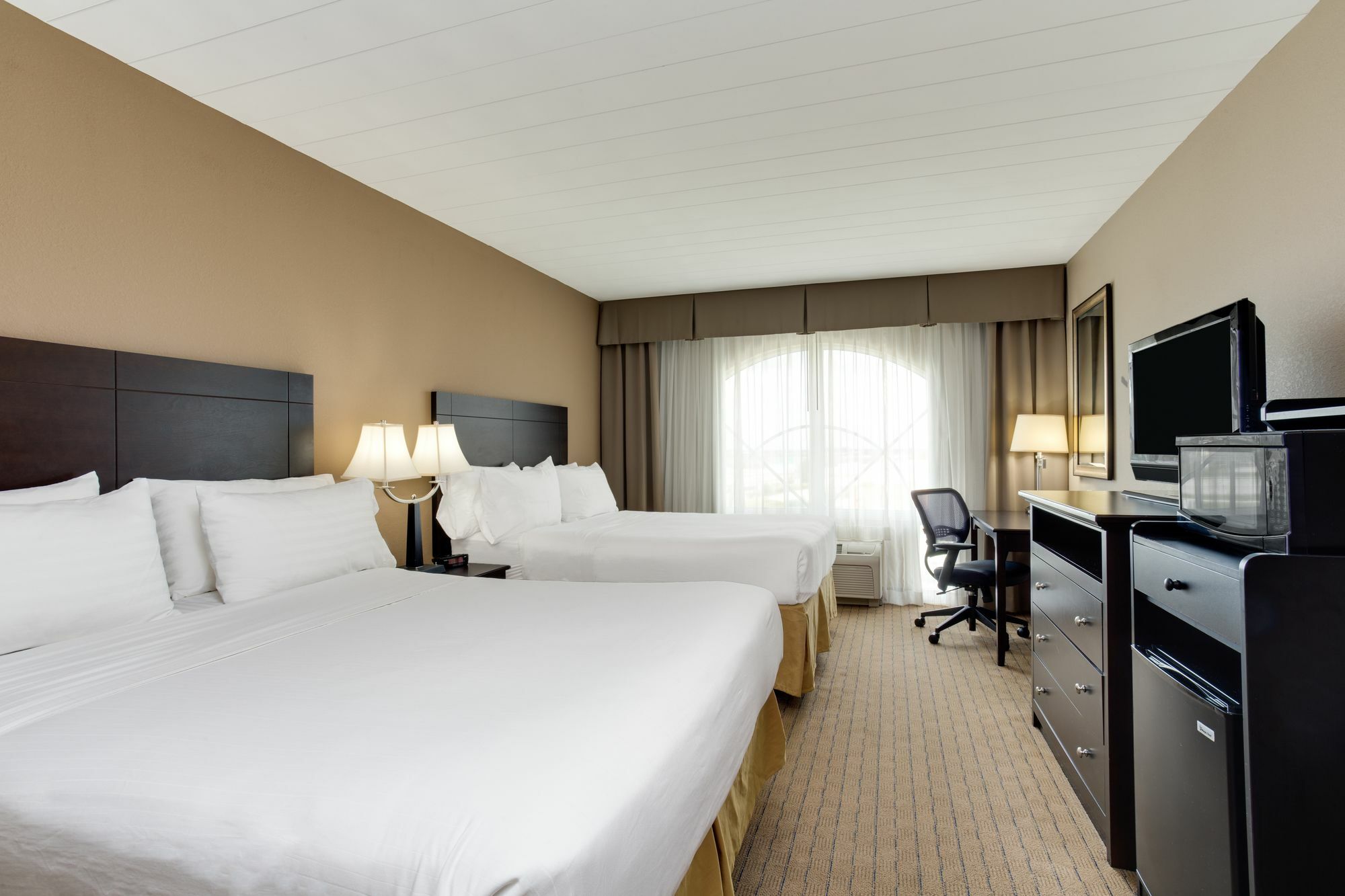 Express & Myers East - The Forum By Ihg