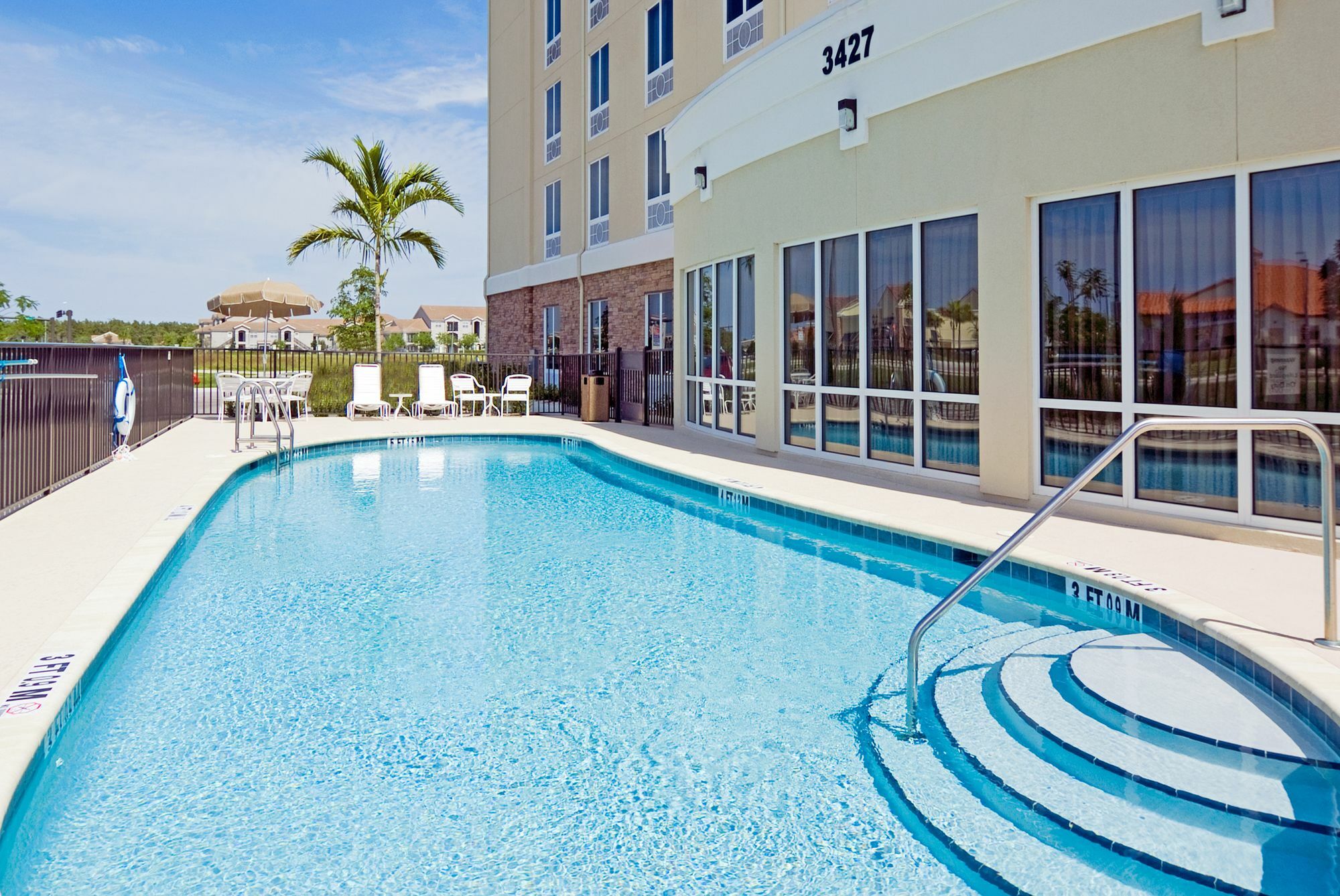 Express & Myers East - The Forum By Ihg Fort Myers