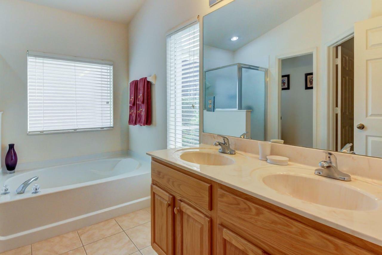 Satin Gold Retreat Holiday home