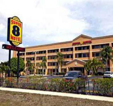 Super 8 By Wyndham Myers Hotel 2*