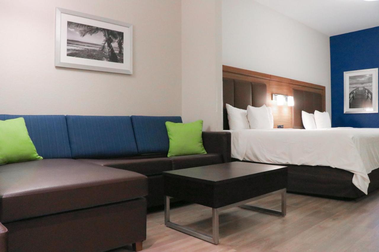 Days & By Wyndham Myers Near Jetblue Park 3*