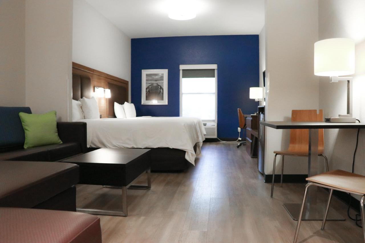 Days & By Wyndham Myers Near Jetblue Park Hotel 3*