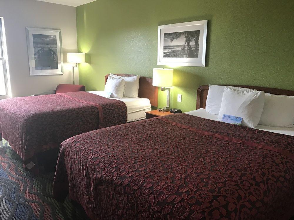 Days & By Wyndham Myers Near Jetblue Park 3* Fort Myers