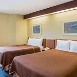 Travelodge By Wyndham Fort Myers Airport