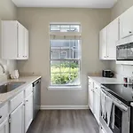 Landing At The Vistas At Eastwood - 2 Bedrooms In Eastwood Village