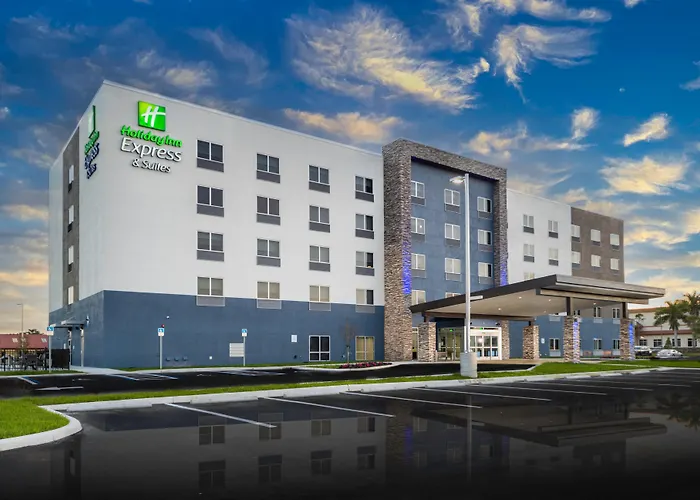 Holiday Inn Express & Suites - Fort Myers Airport By Ihg