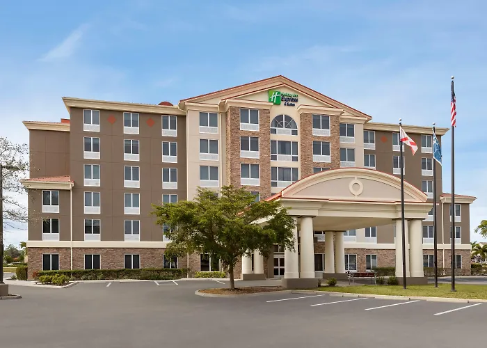 Holiday Inn Express & Suites Ft Myers East- The Forum