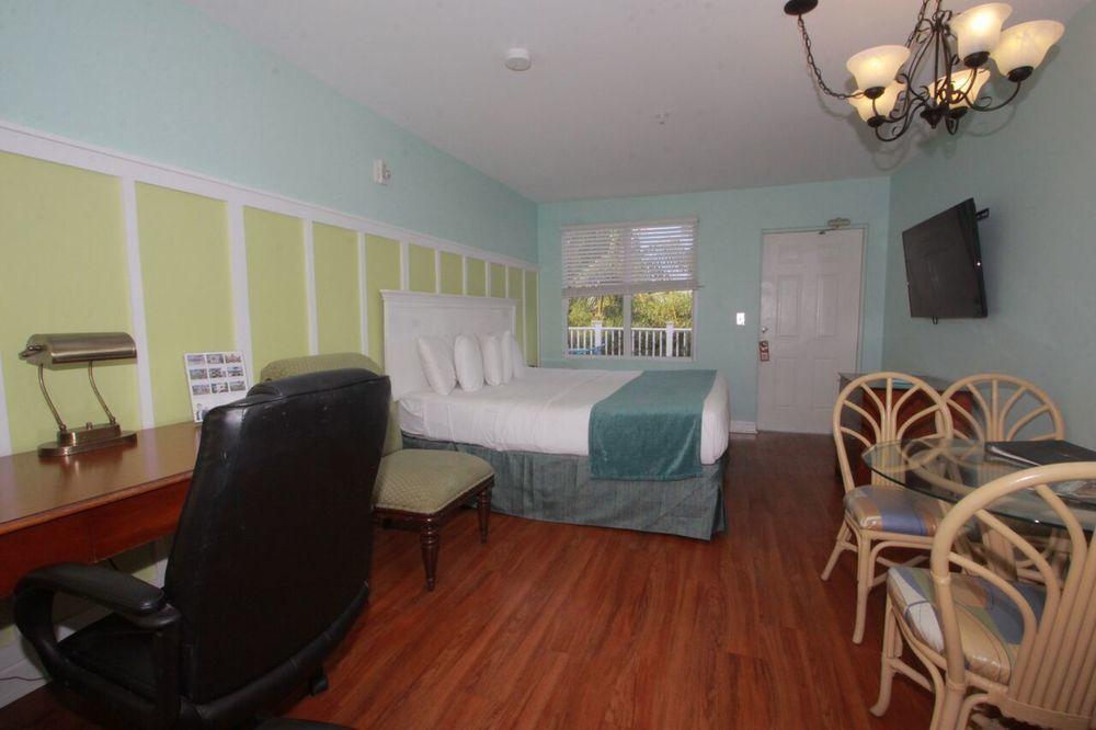 Lighthouse Resort: & Inn